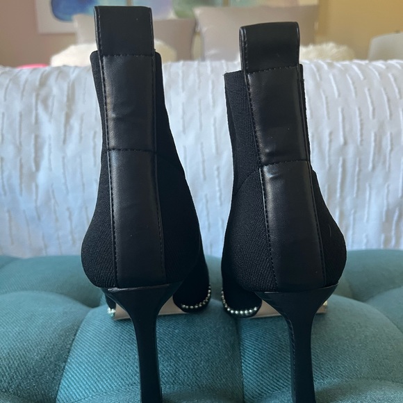 BCBGeneration Black Heels Size 8 NEW never worn - Picture 4 of 5